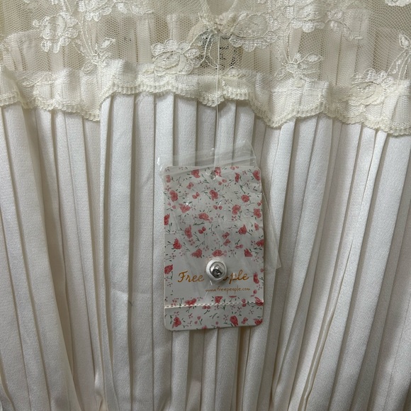 NWT Free People Lace Victorian Pleated Long Sleeve Mini Dress Woman’s 10 - Picture 6 of 8